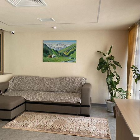 Aq Capsule Hostel Almaty Ngoại thất bức ảnh